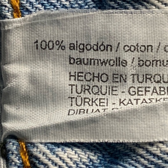 NWT. Zara Z1975 Snow Wash High Rise Frayed Ripped Denim Shorts. Size 8. - Picture 9 of 10